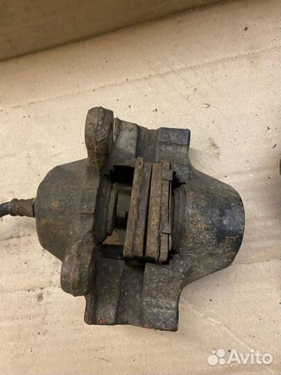 Суппорт задний левый правый mercedes W210 W208