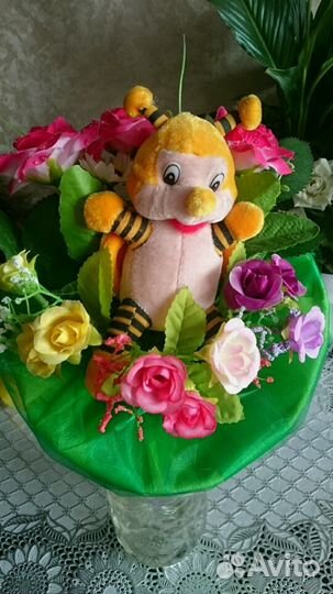 Букет из игрушек пчелка