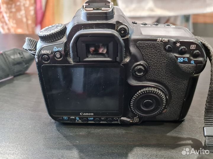 Зеркальный фотоаппарат Canon 40d