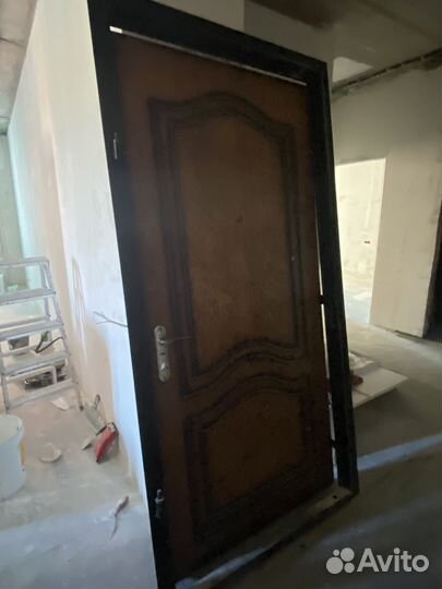 Дверь входная железная