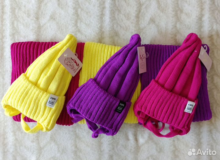 Новый теплый комплект шапка на завязках и снуд