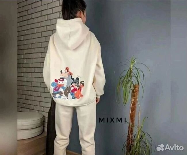 Спортивный костюм женский