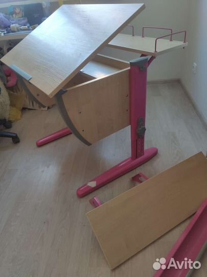 Стол растущий Деми с полкой