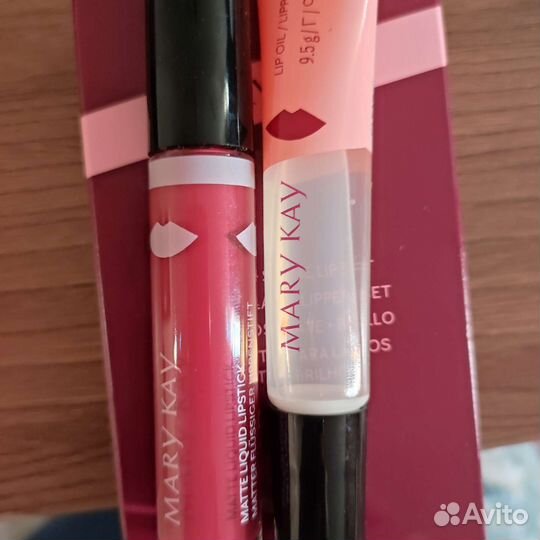 Помада, карандаш для губ, тени для век MaryKay