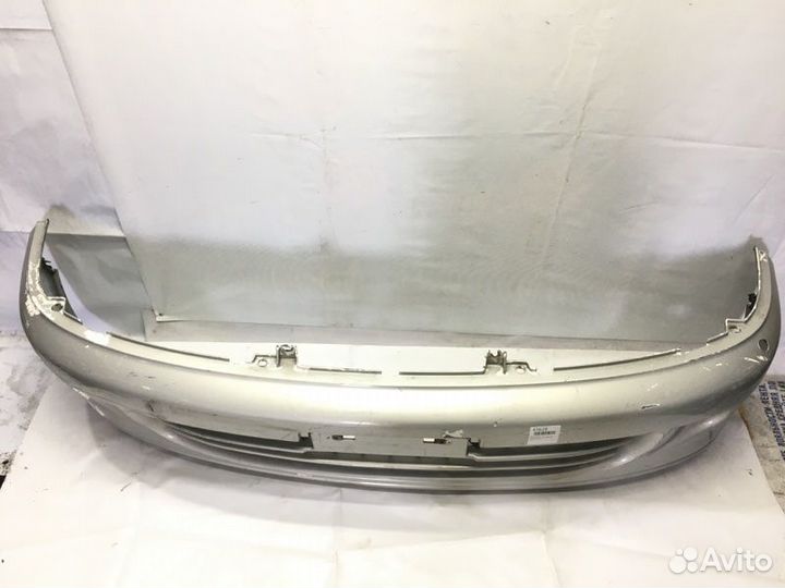 Бампер передний Mitsubishi Delica PD4W 4G64 1996