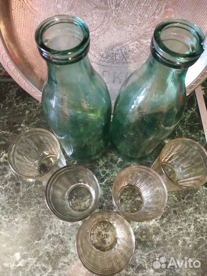 Стеклянная бутылка и стаканы(ссср)