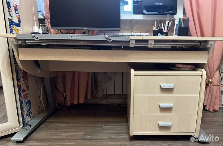 Регулируемая детская парта