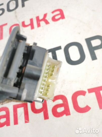 Блок управления стеклоподъемниками передний правый