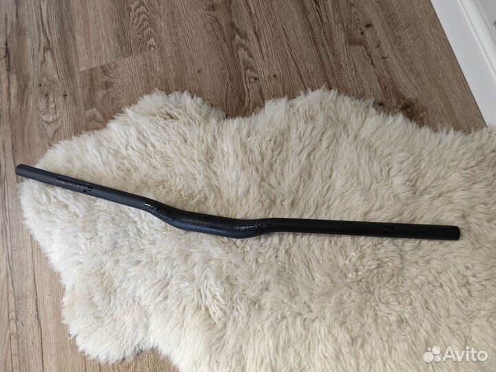 Руль карбоновый 740мм riser реплика Race Face Next