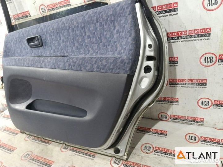 Дверь задний правый toyota ipsum