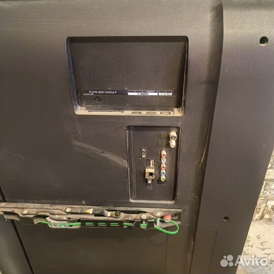 Продам телевизор на запчасти