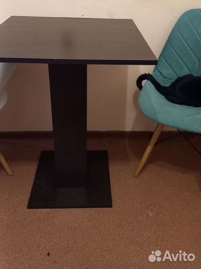 Кухонный стол