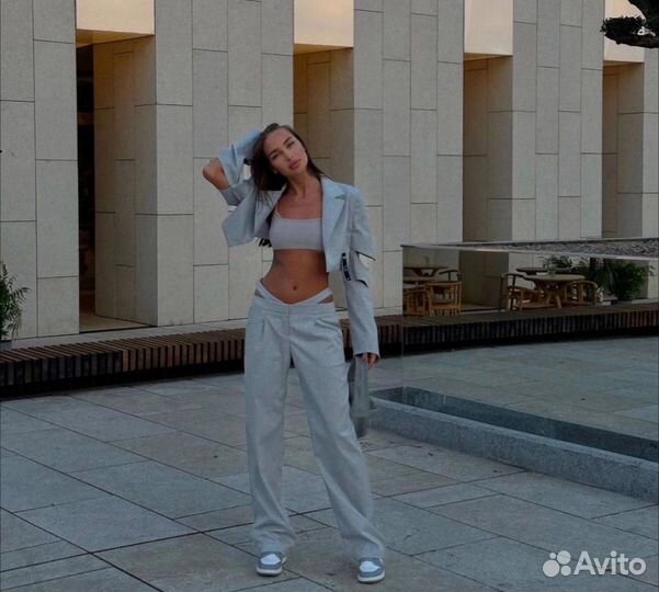 Костюм женский пиджак и брюки