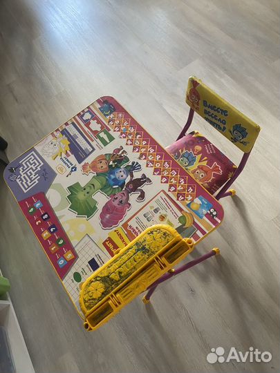 Складные стол и стул фабрики Nika