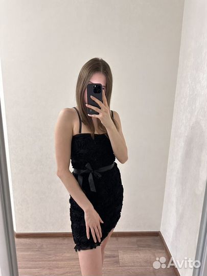 Платье мини Zara из роз, черное, размер М