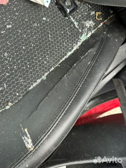 Сиденье переднее левое Hyundai Ix35 2.0 G4KD 2WD