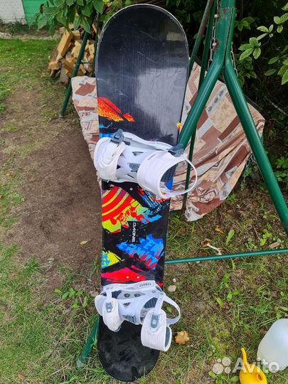 Сноуборд с креплениями и ботинкам и