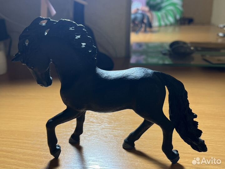 Фигурки лошадей шляйх