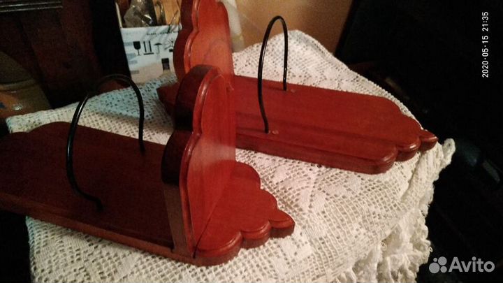 Подставки и полочки для домашних цветов