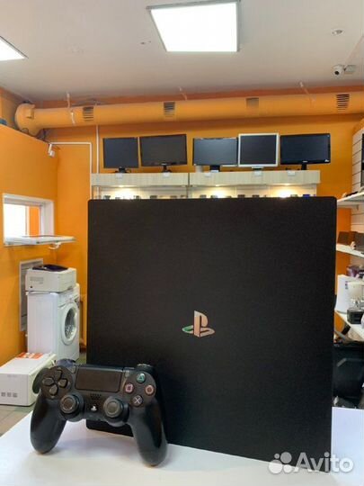 Sony PlayStation 4 Pro (1TB) (CUH-7208B)