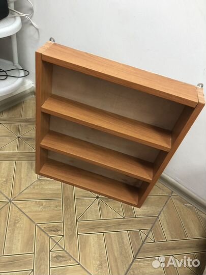 Полка настенная для гель лаков