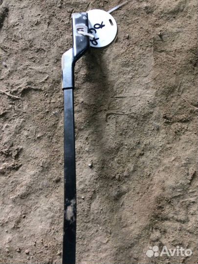 Поводок стеклоочистителя передний Ford Focus 3