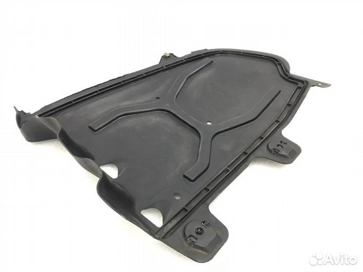 Защита днища кузова задняя правая Skoda Octavia