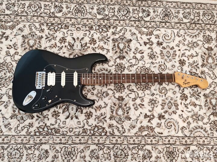 Fender squier bullet black/white