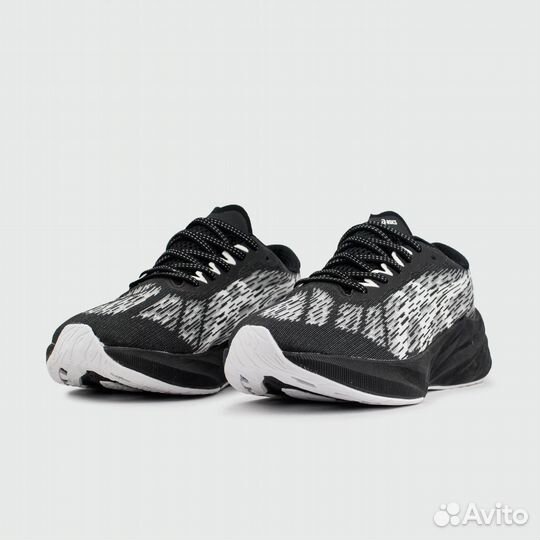 Кроссовки Asics Novoblast 3 TR Black Wh