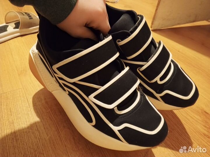 Кроссовки женские 38 размер бу