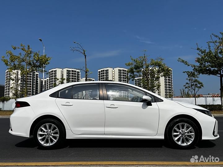 Toyota Corolla 1.2 CVT, 2021, 70 000 км