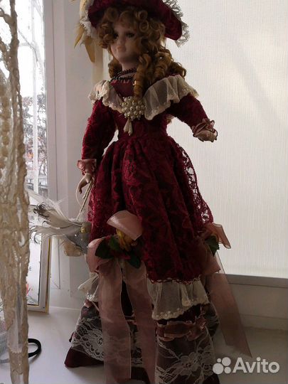Кукла из форфора для интерьера