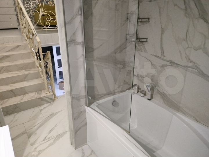 Коттедж 187 м² на участке 8 сот.