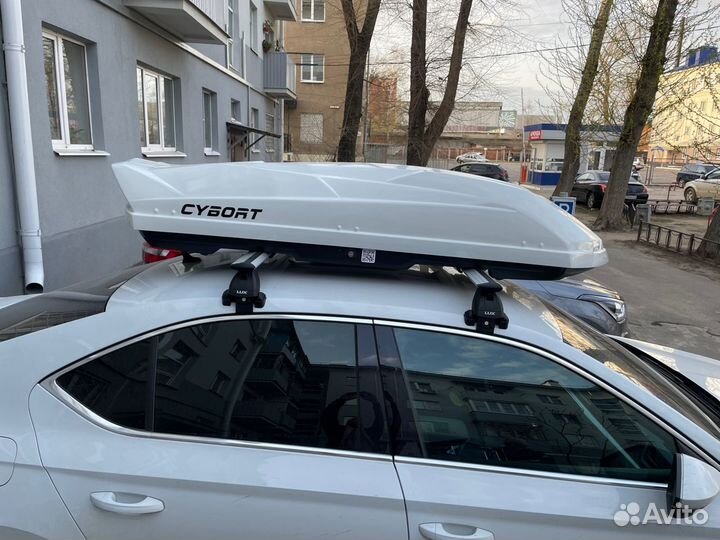 Автобокс cybort F1 (206х80х33) белый на Skoda