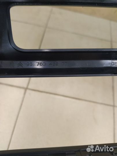 Рамка магнитолы Ситроен C-Elysee