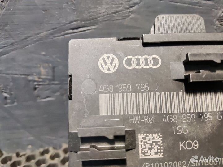 Блок управления дверьми задний левый Audi A6 C7