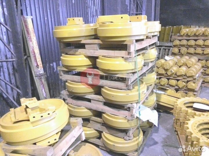 Колесо направляющее Komatsu 207-30-00161