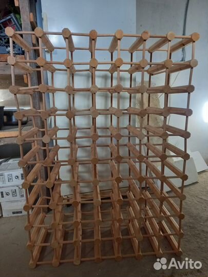 Винный шкаф из дерева