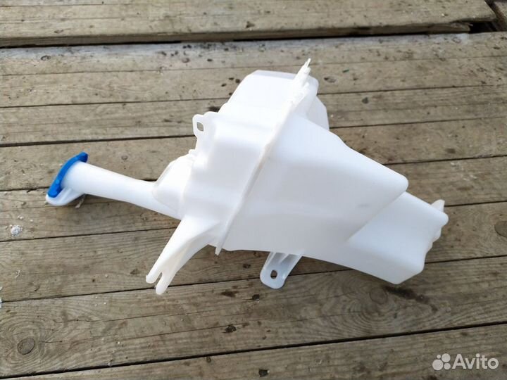 Новый бачок омывателя Kia Rio 3