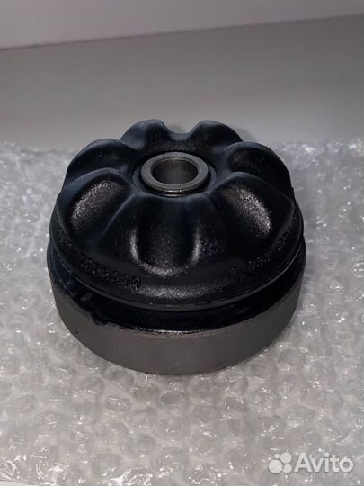 Новый сайлентблок пневмостойки Mercedes W222