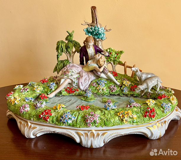 У озера. Длина -38 см. Sitzendorf