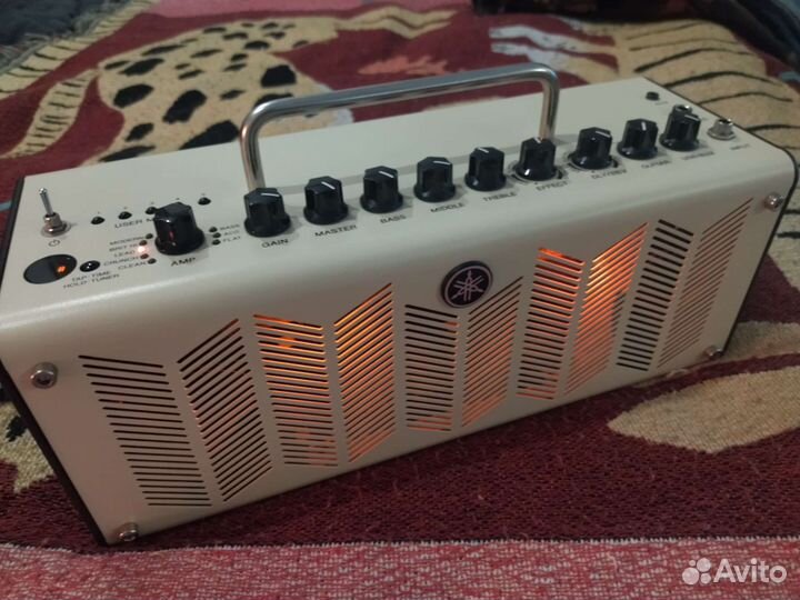 Комбоусилитель Yamaha thr10