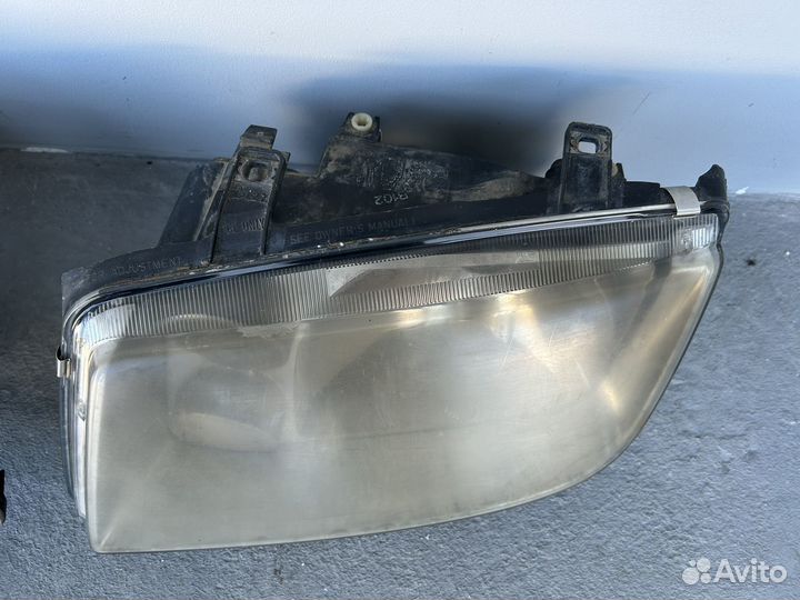 Фара передняя левая правая Volkswagen Bora