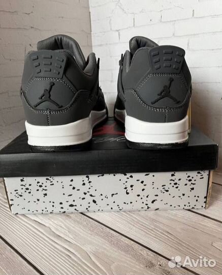 Jordan 4 retro