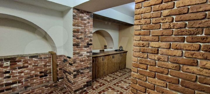 3-к. квартира, 106 м², 1/3 эт.