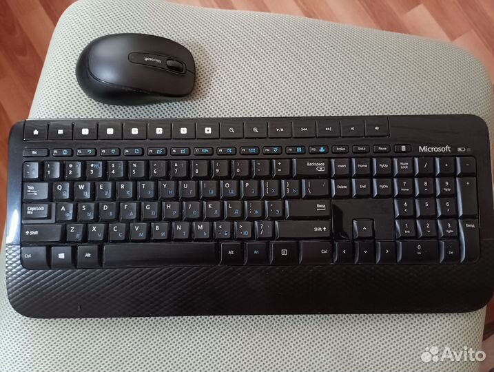 Беспроводная клавиатура и мышь microsoft
