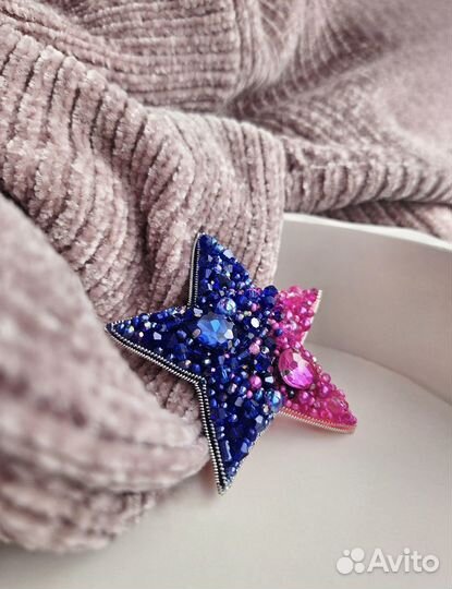 Брошь из бисера