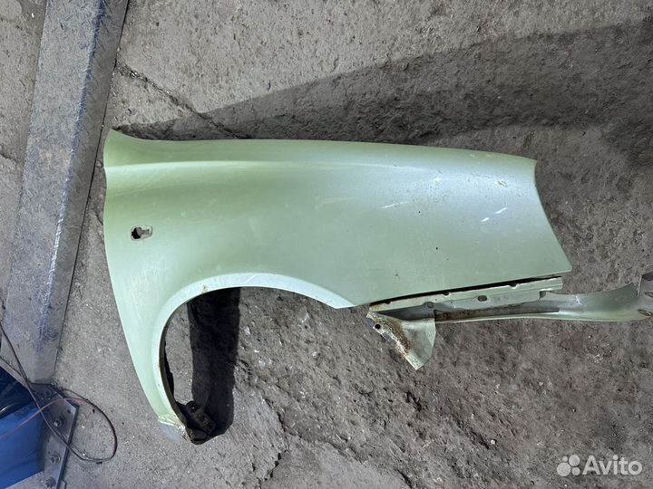 Крыло переднее правое калина 1