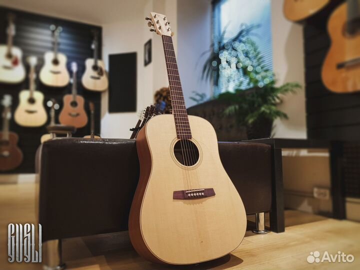 Акустическая гитара Kremona M-10GG