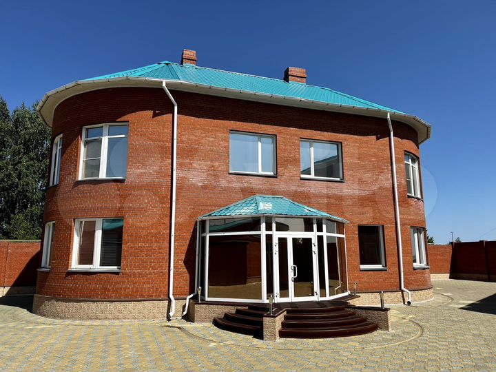 Коттедж 1000 м² на участке 40 сот.